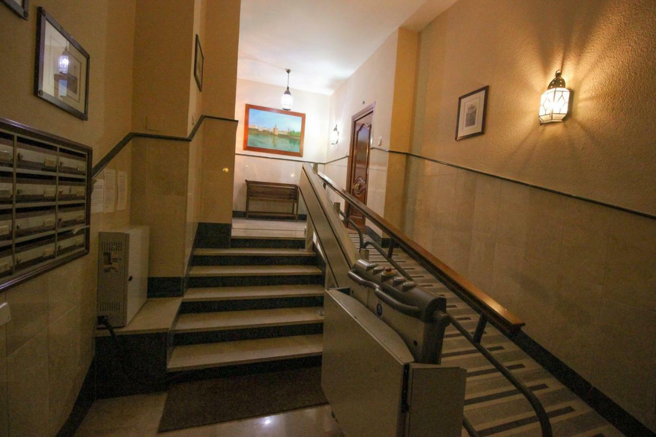 Apartamento La Feria Appartement Sevilla Buitenkant foto